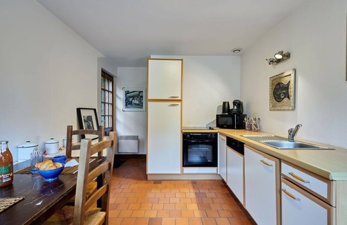 Savigny House | Nice apartment in villa for 4 guests with WIFI, TV and pets allowed