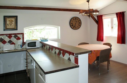 Sigonce Villa | Nice apartment in villa for 8 people with pool, WIFI, TV, patio and pets allowed