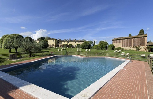 San Gimignano Villa | Nice apartment in villa for 4 guests with pool, A/C, WIFI and TV