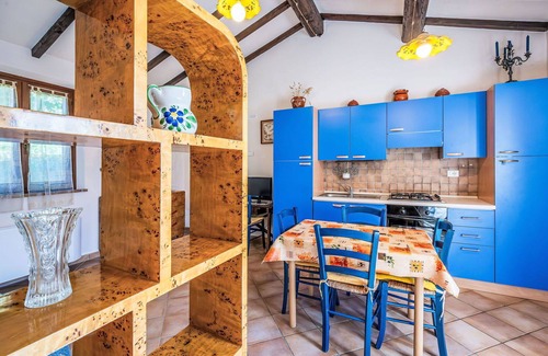 Lidarno Villa | Nice apartment in villa for 6 people with WIFI, pool, A/C, TV, terrace and pets allowed