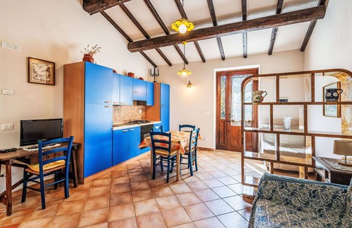Lidarno Villa | Nice apartment in villa for 6 people with WIFI, pool, A/C, TV, terrace and pets allowed