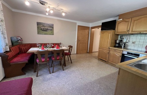Angerberg Villa | Nice apartment in villa for 6 guests with WIFI, TV, patio and pets allowed