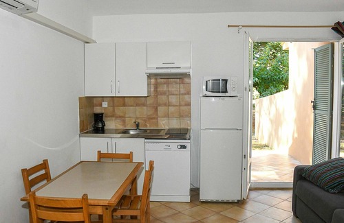 Pineto House | Nice apartment in villa for 4 guests with WIFI, pool, TV, terrace and pets allowed