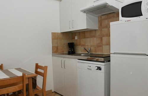 Pineto House | Nice apartment in villa for 4 guests with WIFI, pool, TV, terrace and pets allowed