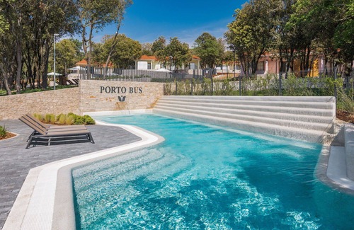 Bale House | Nice apartment in villa with A/C, private pool, WIFI, hot tub, TV, terrace and pets allowed