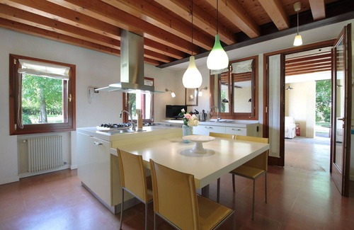 Silea House | Nice apartment in villa for 4 guests with pool, A/C, WIFI, patio and parking