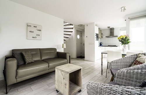 Municipality of Vlissingen House | Nice apartment in villa for 4 people with WIFI, TV, terrace and pets allowed