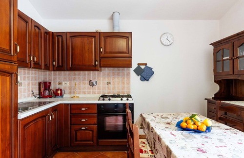 Diano Castello Apartment | Nice apartment for 4 people with pool, WIFI, TV, terrace and pets allowed