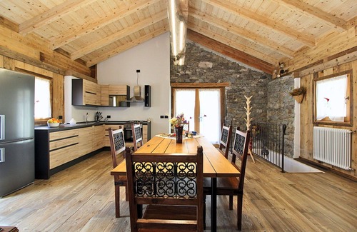 Lozzo di Cadore Apartment | Nice apartment for 5 people with WIFI, balcony, pets allowed and panoramic view