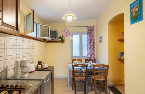 Valloria Apartment | Nice apartment for 4 guests with WIFI, pool, hot tub, TV and patio