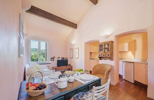Santo Stefano del Ponte Villa | Nice apartment in villa for 4 guests with WIFI, TV and pets allowed