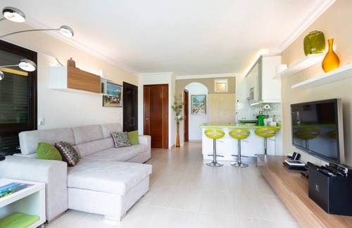 Complejo turistico Amarilla Golf Apartment | Nice apartment to the side golf course with pool, internet, TV in many languages