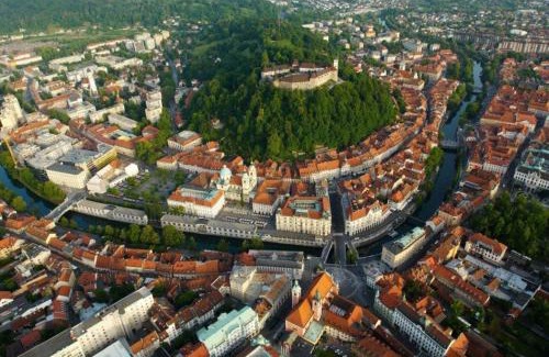 Ljubljana Apartment | Nice apartment with free car parking, WiFi and bikes for free