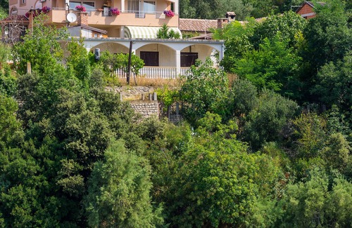 Municipality of Posedarje Apartment | Nice apartment with sea view, garden and terrace, free Wi-Fi