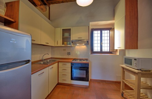 San Casciano in Val di Pesa Apartment | Nice apartment with WIFI, pool, A/C, TV, pets allowed, panoramic view, close to Greve In Chianti