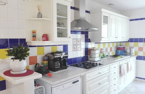 Saint Rogatien House | Nice bright house, quiet, nice garden, private parking, 4 pers max.