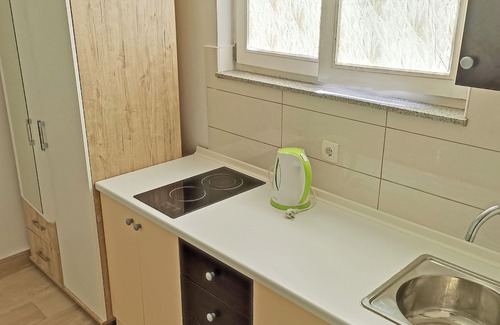 Bacvice Apartment | Nice budget frindly little apartment, next to the garden