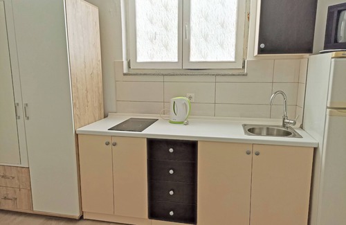 Bacvice Apartment | Nice budget frindly little apartment, next to the garden