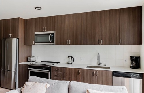 Mann Apartment | Nice Central District Studio w/Gym, near Parks & Dining, by Blueground