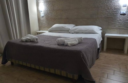 Corso dei Mille - Sant'Erasmo House | Nice comfortable and bright room (4)