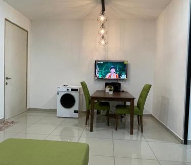 Taman Tampoi Indah Apartment | Nice & Comfy Studio in Greenfield Regency