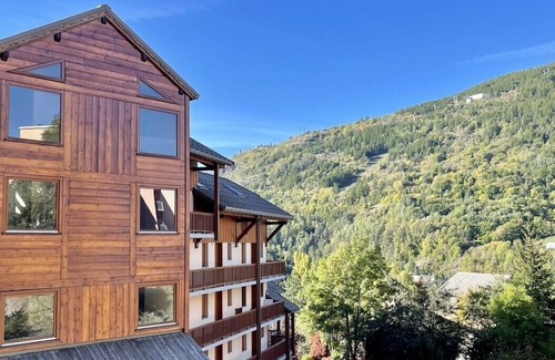 Forville Apartment | Nice Cosy Apt With Balcony In Briançon