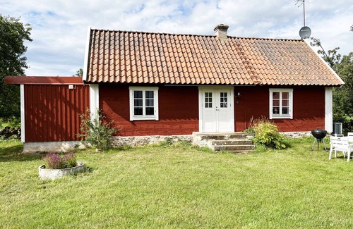 Storlinge Ski Chalet | Nice cottage on Öland with grazing sheep in the surroundings I SE04033