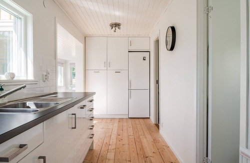 Aneby Ski Chalet | Nice cottage with a panoramic view of Lake Ylen | SE07025