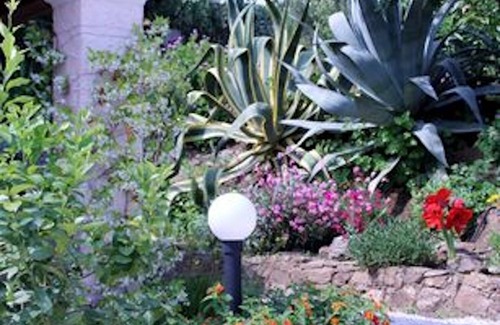 Cavalaire-sur-Mer Apartment | Nice flat 53m² air-cond garden WIFI swimmig pool tennis private pkg sea view