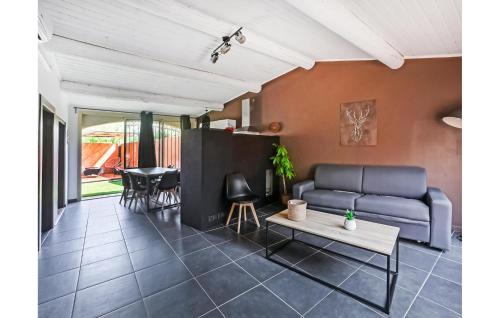 Saint-Genies-de-Comolas House | Nice Home In St-Génies-De-Comolas