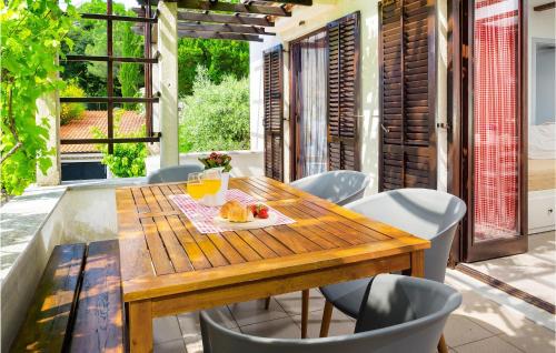 Porozina House | Nice Home In Cres With Wifi