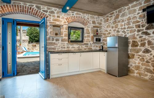 Drnis House | Nice Home In Drnis With Wifi