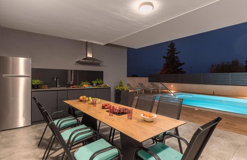Fazana House | Nice home in Fazana with house sea view