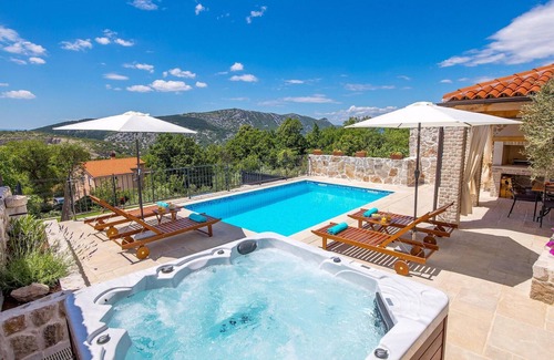 Vinodolska opcina House | Nice home in Grizane with sauna