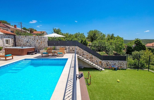 Vinodolska opcina House | Nice home in Grizane with sauna