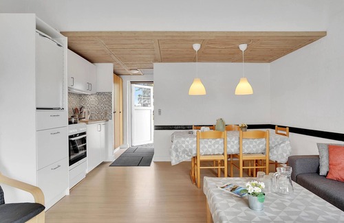Ristinge House | Nice home in Humble with WiFi