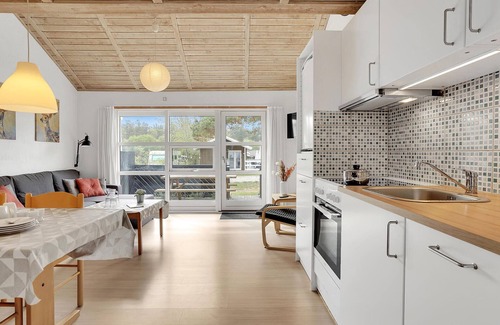 Ristinge House | Nice home in Humble with WiFi