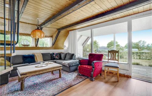 Logstrup House | Nice Home In Løgstrup With Wifi