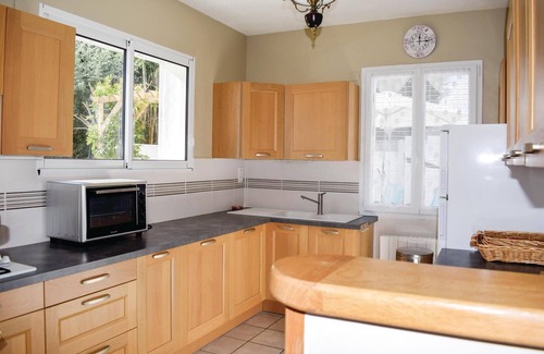 Lezardrieux House | Nice home in Lanmodez with kitchen