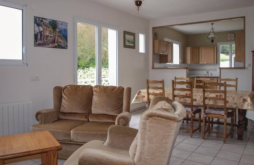 Lezardrieux House | Nice home in Lanmodez with kitchen