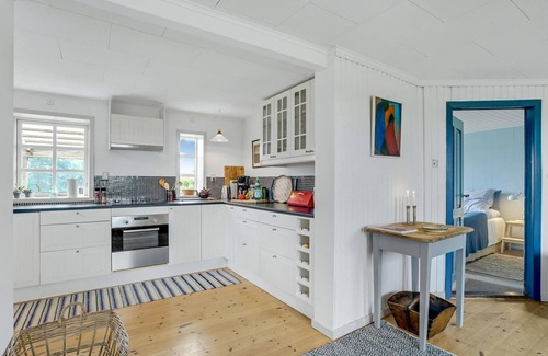 Trans House | Nice home in Lemvig with house sea view