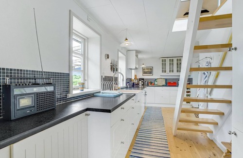 Trans House | Nice home in Lemvig with house sea view