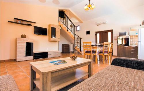 Liznjan House | Nice Home In Liznjan With Wifi