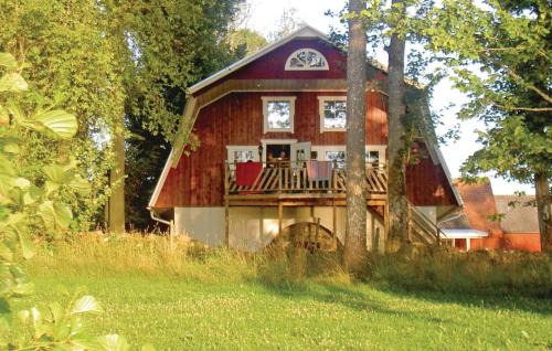 Stavsjo House | Nice home in Ljungby with 5 Bedrooms and WiFi