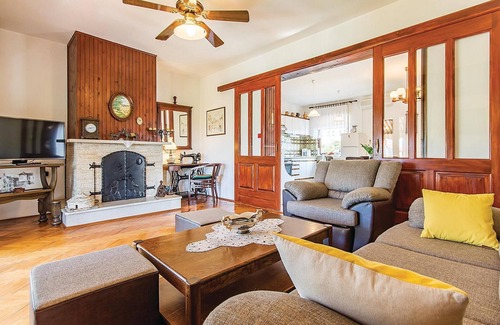 Marcana House | Nice home in Marcana with kitchen