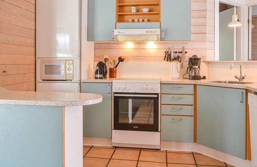 Houstrup House | Nice home in Nørre Nebel with kitchen