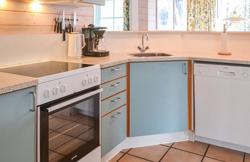 Houstrup House | Nice home in Nørre Nebel with kitchen
