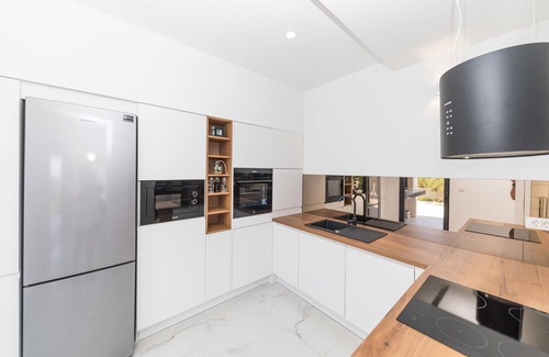 Businci House | Nice home in Okrug Gornji with sauna