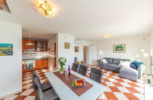 Businci House | Nice home in Okrug Gornji with sauna