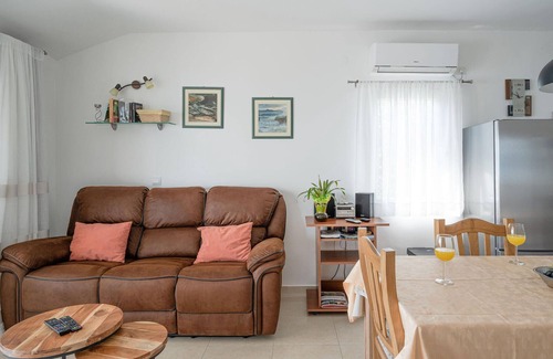Prigradica House | Nice home in Prigradica with house sea view